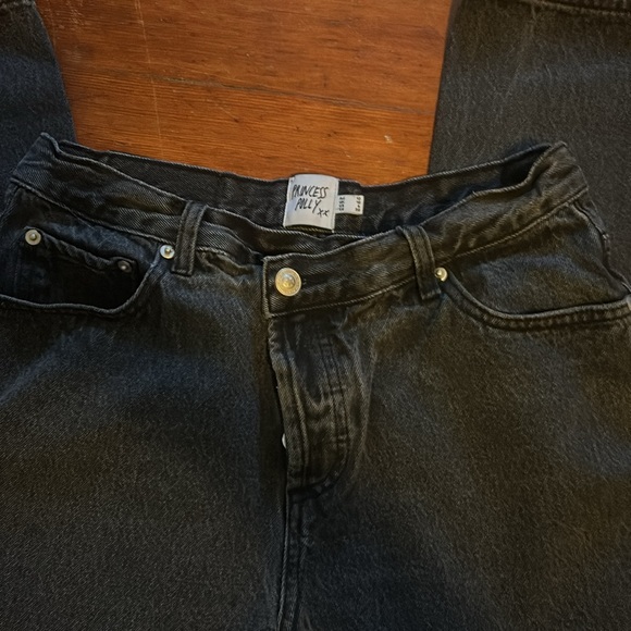 Princess Polly Holly Aymmetric Straight Leg Jean Black Denim - Picture 2 of 3